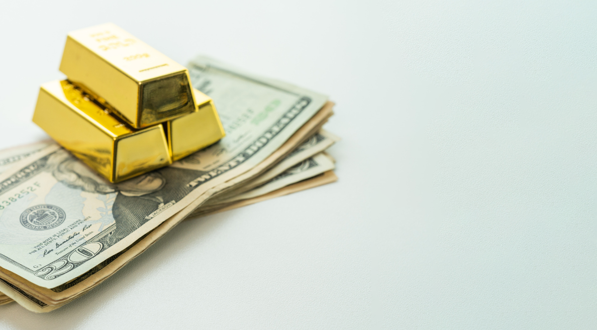 Dollaro in crisi? Ecco perché tanti puntano sull’oro